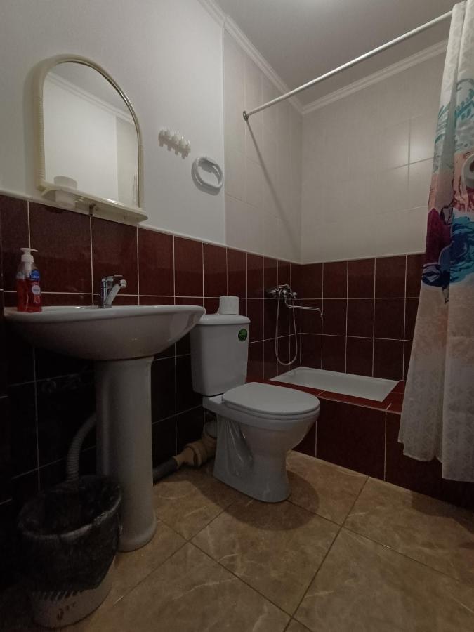 Мини-Отель В Центре Сухума - Аиааира Suhumi Exterior foto