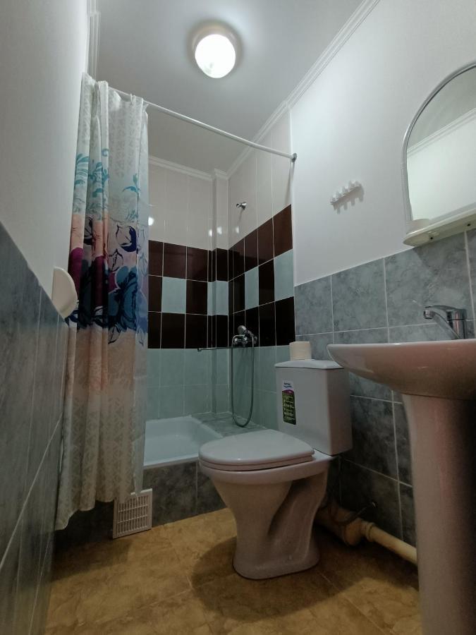 Мини-Отель В Центре Сухума - Аиааира Suhumi Exterior foto